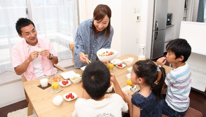 5人家族の食費の平均は、7万円以上！